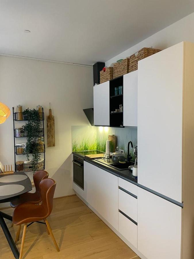 Nikolas Linz Exteriör bild